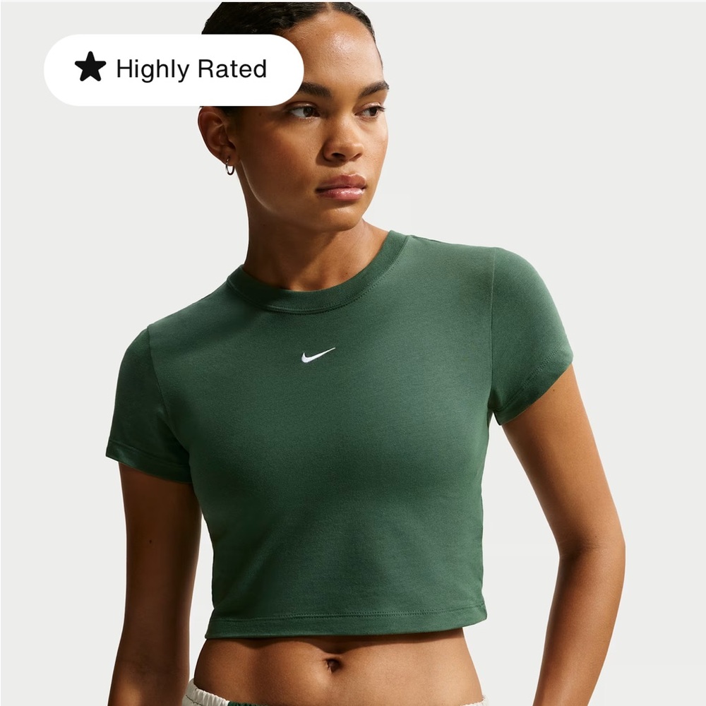 NWOT Nike Black Slim Fit Cropped T-Shirt